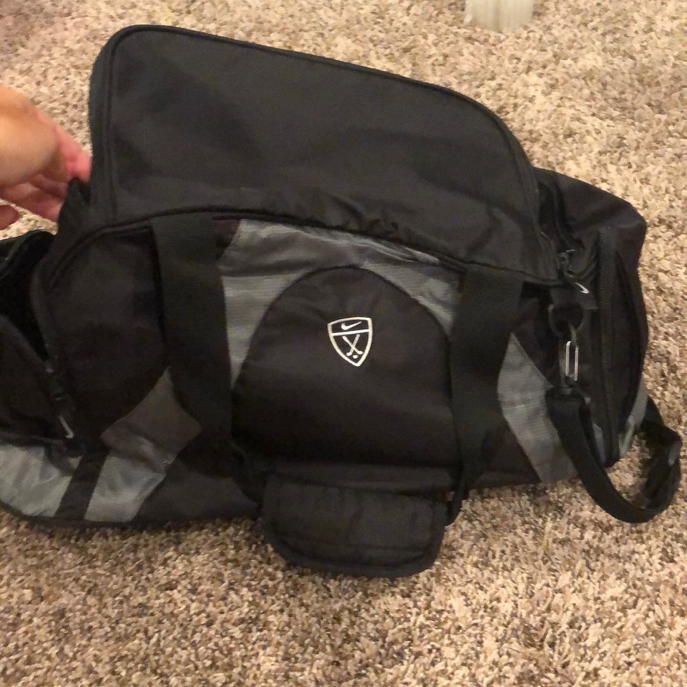 Nike duffle bag!! Taking any offer ! - Picture 2 of 3